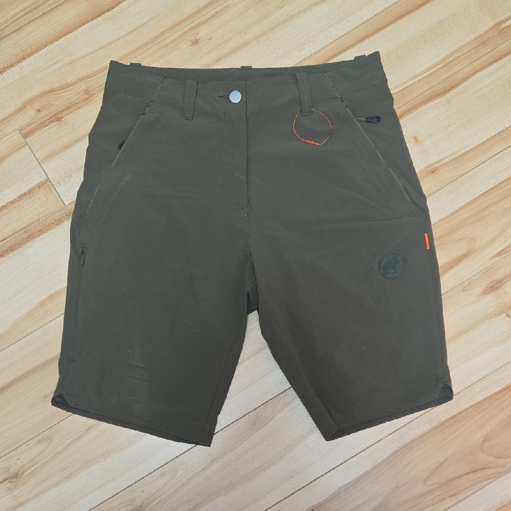 Mammut Women's Athletic Shorts in Olive Green